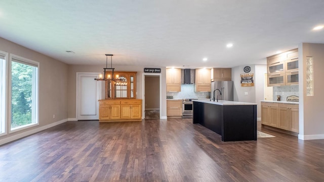 24 Oniatara Ln, Cherokee Village, AR 72529 - kitchen with stainless steel appliances, backsplash, light countertops, dark wood-type flooring, and recessed lighting