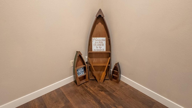 24 Oniatara Ln, Cherokee Village, AR 72529 - detailed view of wood finished floors and baseboards