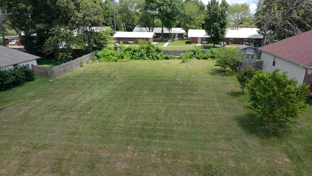 306 Park Cir, Sparta, MO 65753