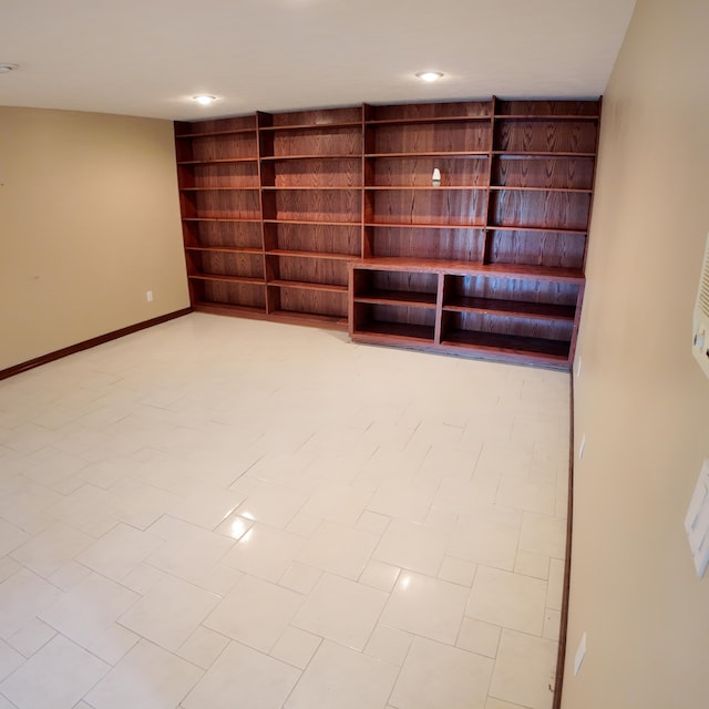 3352 W State Highway 76, Cape Fair, MO 65624 - unfurnished room featuring baseboards and recessed lighting