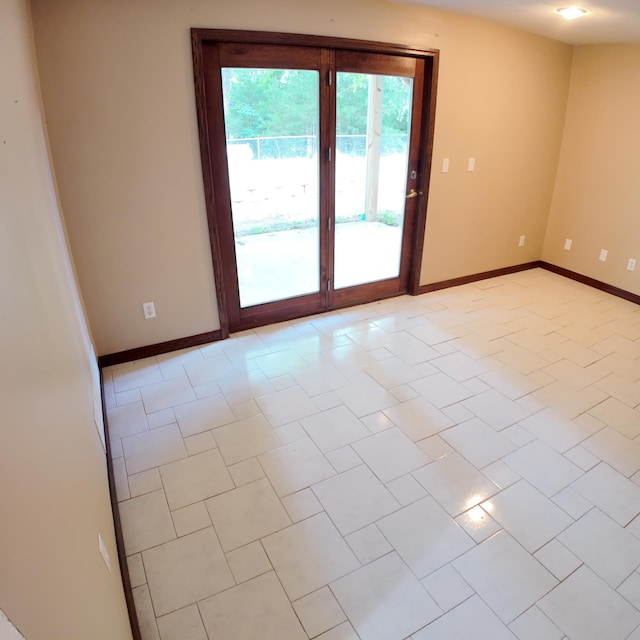 3352 W State Highway 76, Cape Fair, MO 65624 - empty room with baseboards