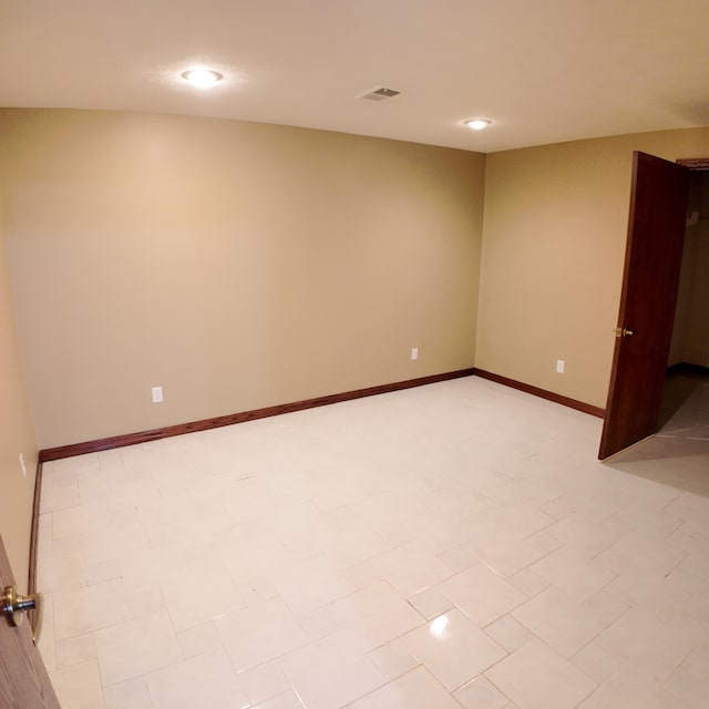 3352 W State Highway 76, Cape Fair, MO 65624 - spare room featuring recessed lighting and baseboards