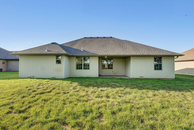2000 E Greenwich Dr, Ozark, MO 65721 - back of property featuring a yard and roof with shingles