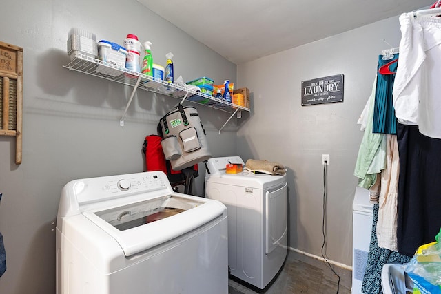 1704 E Latoka St, Springfield, MO 65804 - washroom featuring washing machine and clothes dryer
