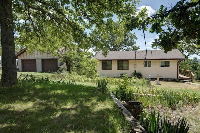 730 Peebles Point Rd, Cape Fair, MO 65624 - back of property with a detached garage