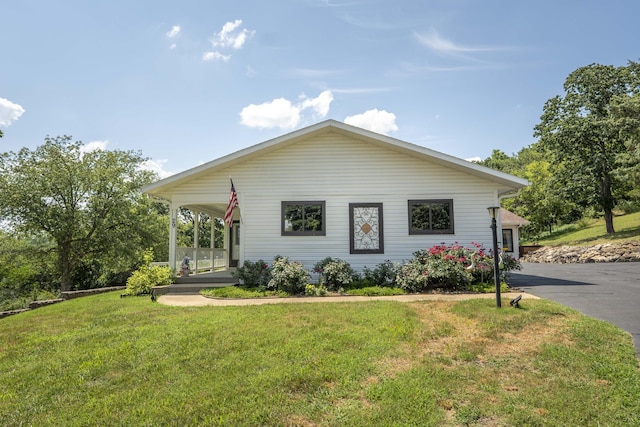 29 Trail Ridge Dr, Kimberling City, MO 65686 - view of front of property with a front yard