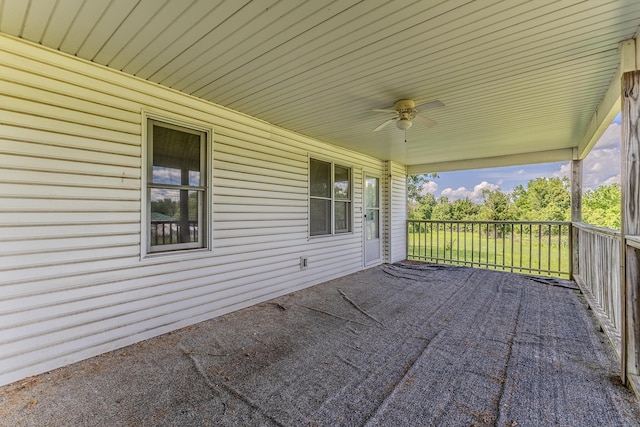 30274 State Highway Bb, Lebanon, MO 65536 - deck featuring a ceiling fan