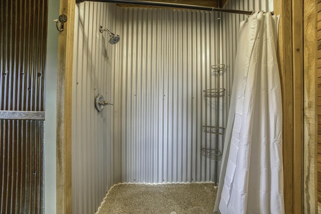 12132 W Farm Road 18, Walnut Grove, MO 65770 - bathroom with curtained shower