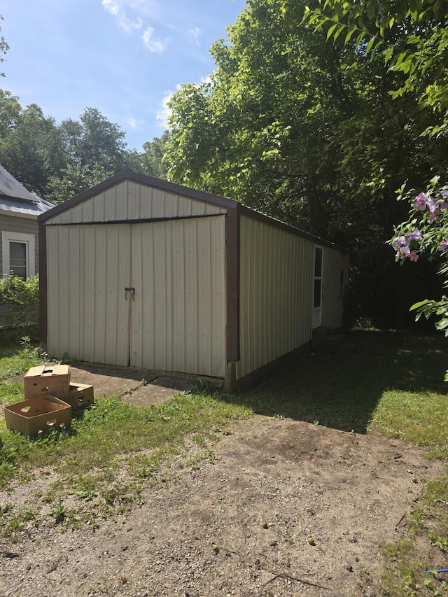 510 W 4th St, Willow Springs, MO 65793 - view of outdoor structure