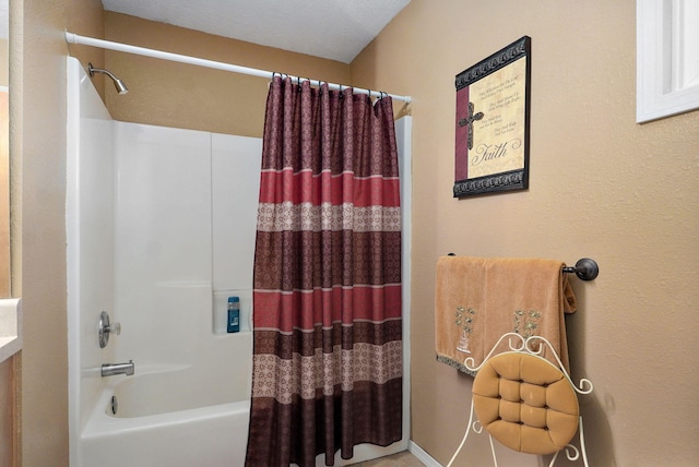 801 S Creekwood Ct, Nixa, MO 65714 - full bathroom featuring shower / bath combination with curtain
