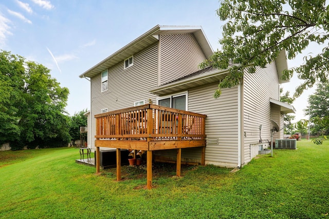 801 S Creekwood Ct, Nixa, MO 65714 - back of house with a wooden deck and a lawn
