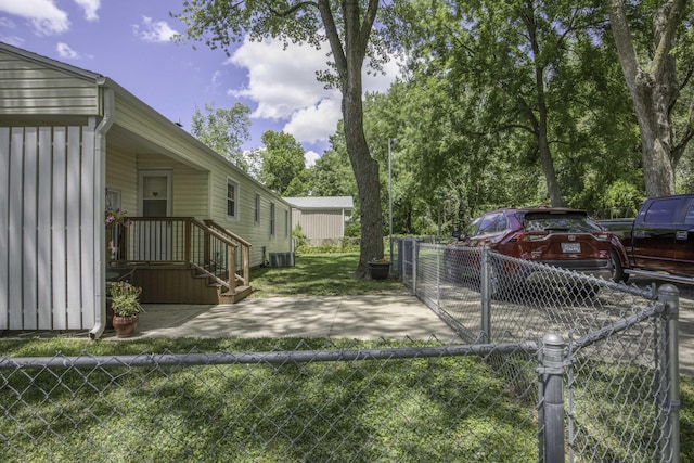 1650 S Fort Ave, Springfield, MO 65807 - view of yard