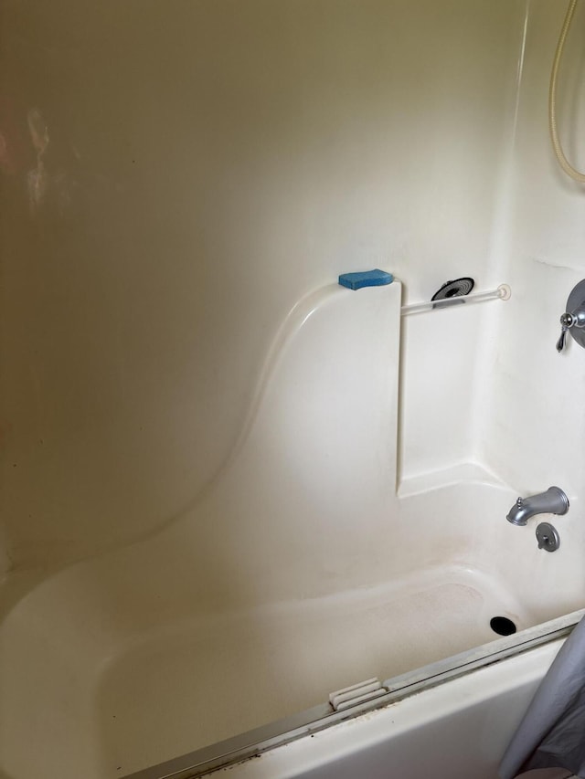1231 W Main St, Fordland, MO 65652 - full bath with shower / washtub combination