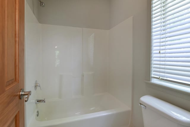 613 Crossing Dr, Branson West, MO 65737 - full bathroom featuring bathtub / shower combination and toilet
