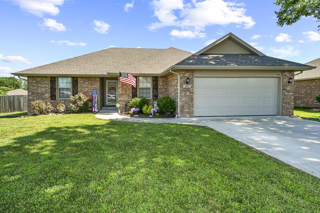 285 Towne Loop, Marshfield, MO 65706 - photo 1
