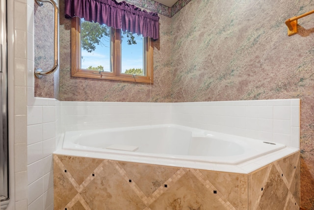 401 N Niangua Dr, Nixa, MO 65714 - bathroom with a bath and wallpapered walls