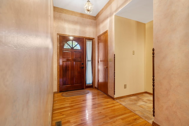 401 N Niangua Dr, Nixa, MO 65714 - foyer featuring light wood-style flooring and baseboards