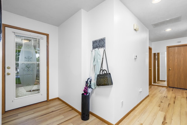 4105 S Oak Ave, Springfield, MO 65804 - foyer featuring light wood-type flooring and recessed lighting