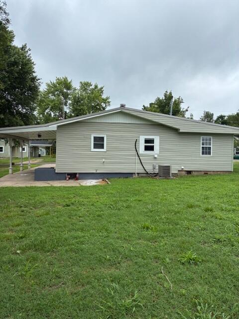520 Myrtle St, Monett, MO 65708 - photo 3