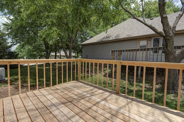 3229 W Hanover St, Springfield, MO 65807 - view of deck