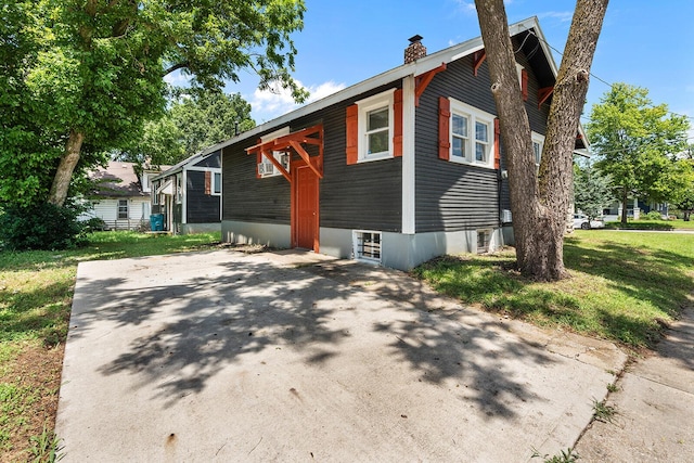 2101 N Main Ave, Springfield, MO 65803 - view of front of house featuring a chimney