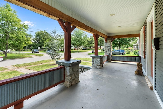 2101 N Main Ave, Springfield, MO 65803 - porch featuring a yard