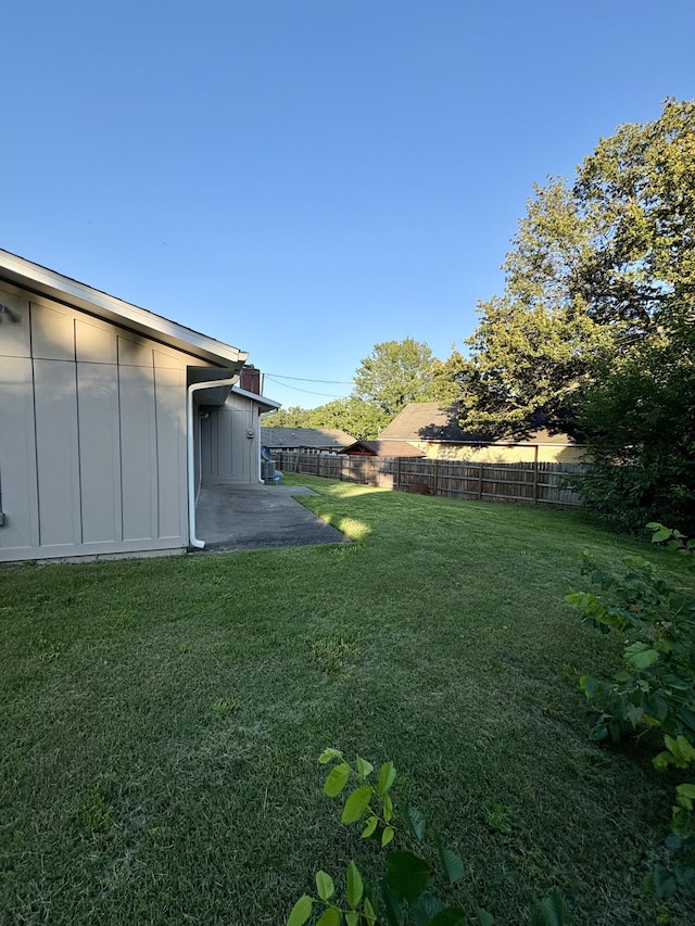 311 Crestwood Dr, Neosho, MO 64850 - view of fenced backyard