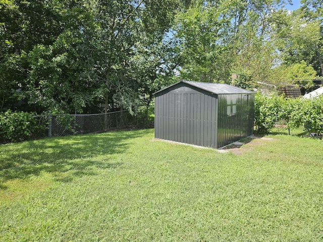 401 Walnut St, Ava, MO 65608 - view of yard featuring a storage shed