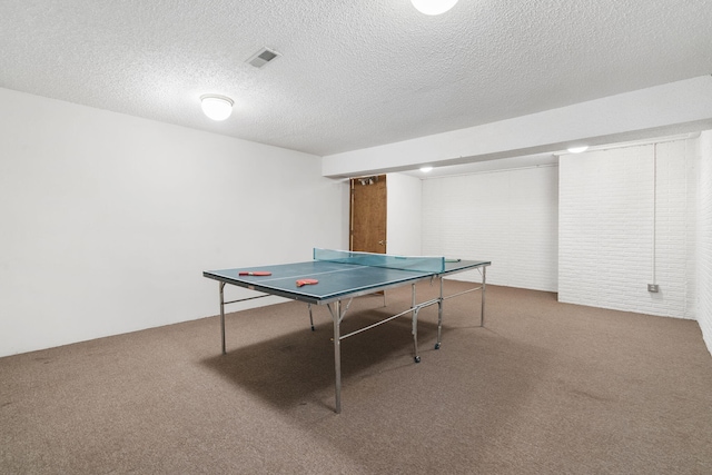 4059 E Linwood St, Springfield, MO 65809 - rec room featuring carpet flooring and a textured ceiling