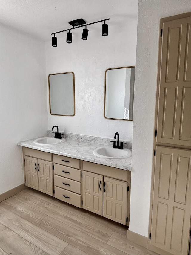900-902 E Kirkwood St, Aurora, MO 65605 - photo 9