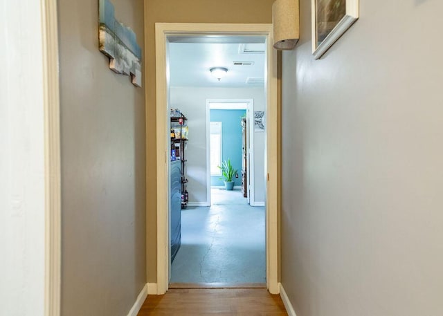 1050 S Glenn Ave, Springfield, MO 65802 - corridor featuring baseboards