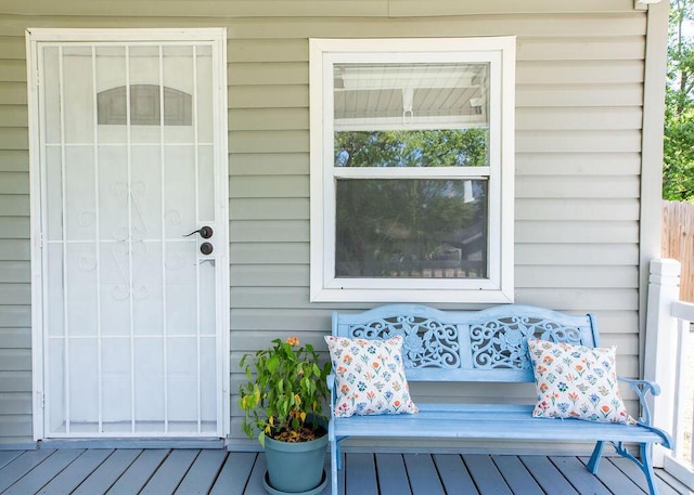 1050 S Glenn Ave, Springfield, MO 65802 - property entrance featuring covered porch