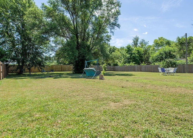 1050 S Glenn Ave, Springfield, MO 65802 - view of fenced backyard