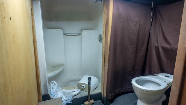 12 Riverbend Rd, Mammoth Spring, AR 72554 - full bathroom featuring a shower with shower curtain and toilet