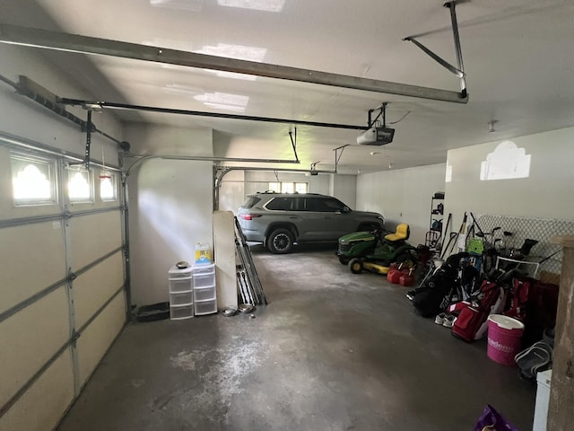 7876 County Road 3400, Mountain View, MO 65548 - garage with a garage door opener