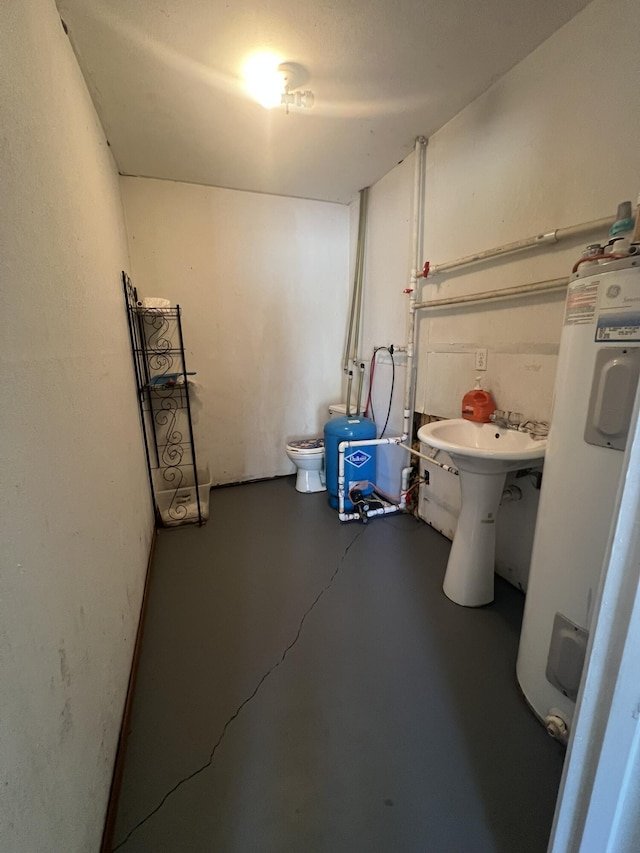 2039 US Highway 65, Buffalo, MO 65622 - below grade area featuring electric water heater and a water pressure tank