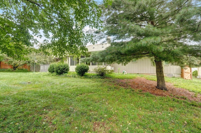 3520 E Carol Dr, Springfield, MO 65809 - view of yard