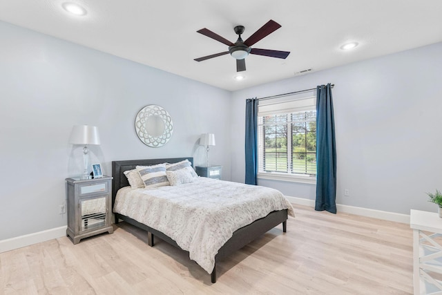 6421 S Valley Brook Ct, Springfield, MO 65810 - bedroom featuring light wood-style flooring, a ceiling fan, and recessed lighting