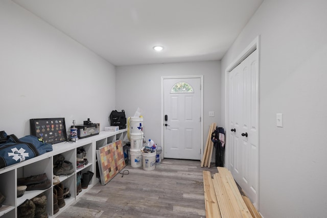2080 State Route 14, West Plains, MO 65775 - foyer with wood finished floors and recessed lighting