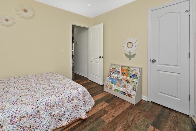 237 Kelsi Ln, Branson, MO 65616 - bedroom featuring wood finished floors and baseboards