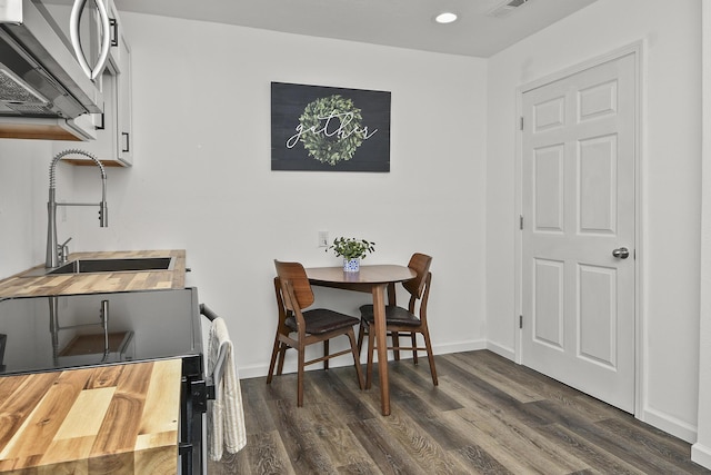 237 Kelsi Ln, Branson, MO 65616 - dining space featuring dark wood-style flooring and recessed lighting