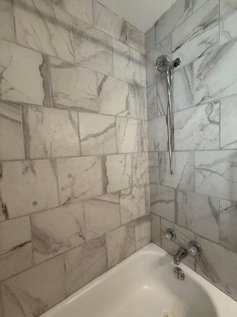 212 W Lindberg St, Springfield, MO 65807 - full bath with shower / tub combination