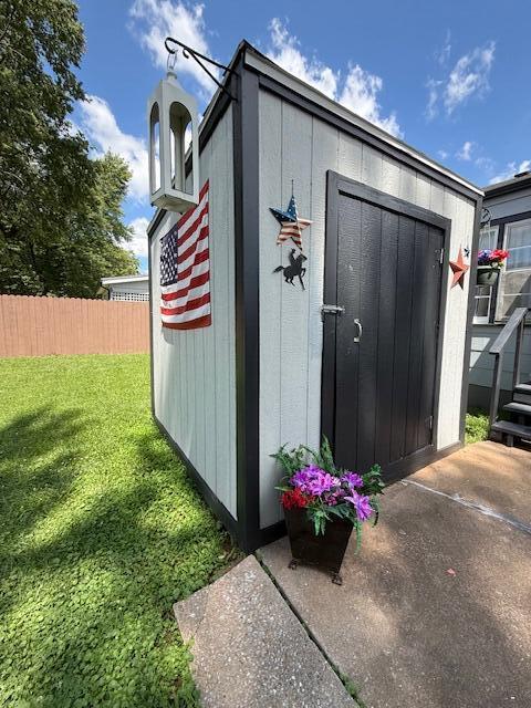 212 W Lindberg St, Springfield, MO 65807 - view of outbuilding