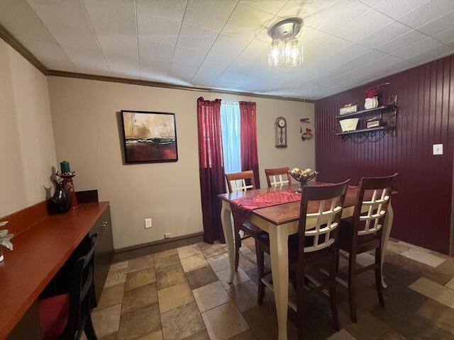 212 W Lindberg St, Springfield, MO 65807 - dining area with baseboards