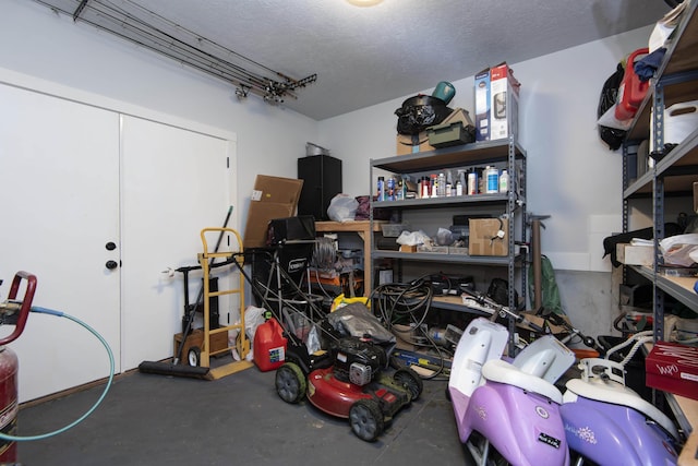 677 N Fox Hill Cir, Nixa, MO 65714 - view of garage