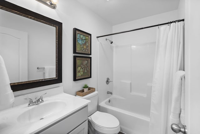 135 Pin Oak Ct, Hollister, MO 65672 - bathroom featuring vanity and shower / tub combo with curtain