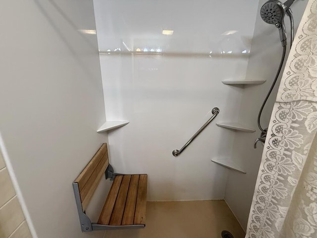 16610 S 1375th Rd, Nevada, MO 64772 - bathroom with a shower with shower curtain