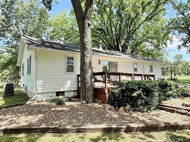 16610 S 1375th Rd, Nevada, MO 64772 - view of front of property featuring a wooden deck