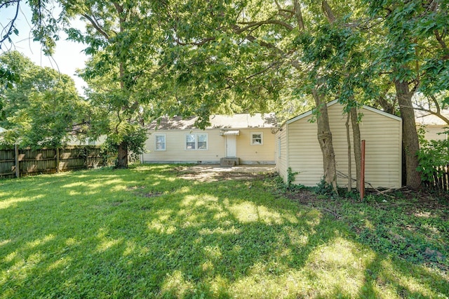 1739 S S Ave, Springfield, MO 65807 - view of yard featuring a storage shed