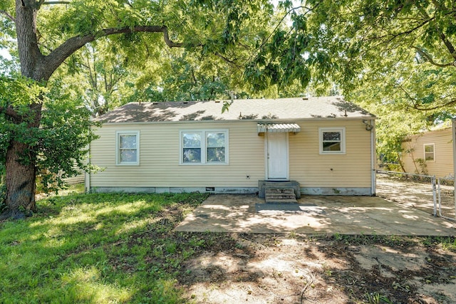 1739 S S Ave, Springfield, MO 65807 - back of property with a patio and entry steps